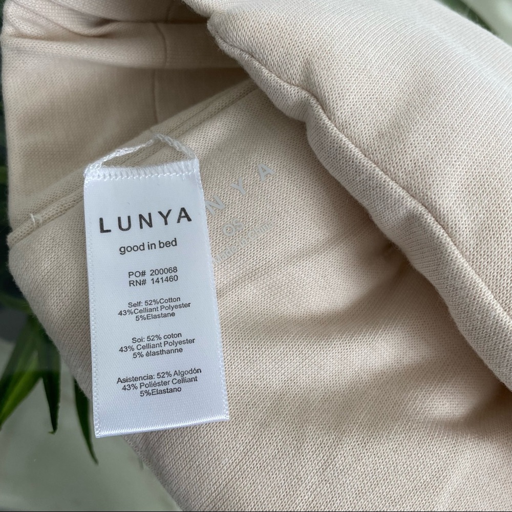 Lunya sleep mask - Picture 2 of 3